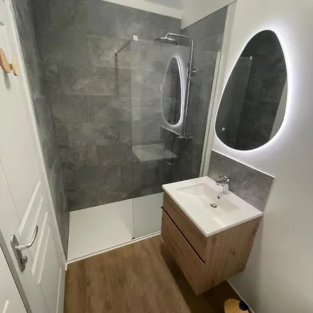 Habitación en casa particular Confortable Avec Entrée Indépendante - Parking&accès Lille Facile *